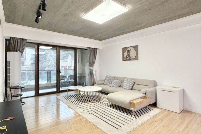 Lakeville Regency, with extremely high value for money, featuring a 3-bedroom layout. L10-13