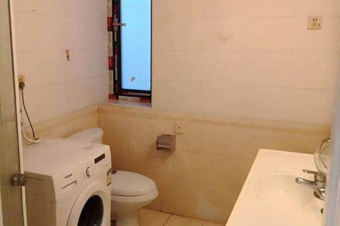 centre cozy room Jiaotong university 10/11 hong qiao lu 10/3/4 