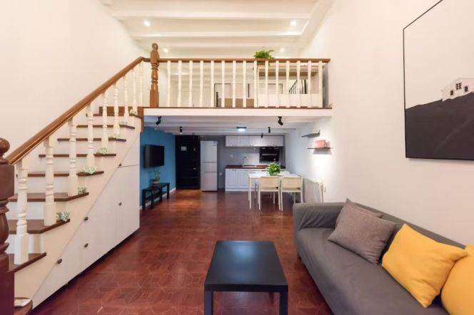 Bright 1Br + Yard @ L1/10/12 Shanxi rd station