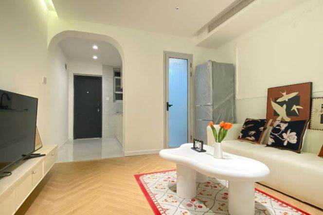 Modern 1Br/1Lr/1Bt apt nr Jiangsu rd,M2/11