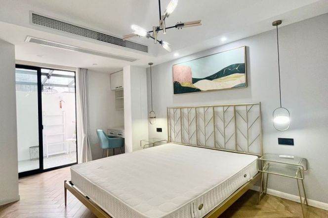 Jiaotong University floor heating 2br/2lr/2ba apt wt yard; L10/11