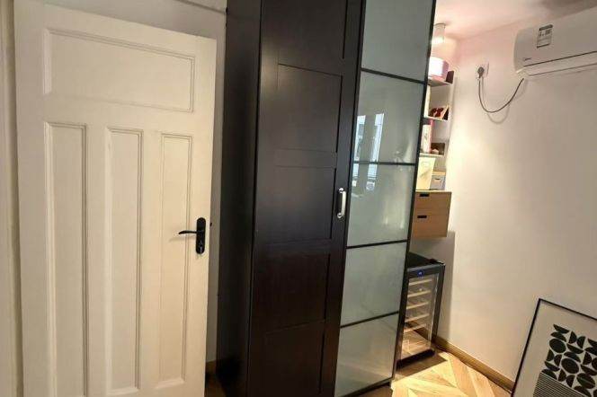 Cozy Private Room in a Renovated Lane House | Xuhui