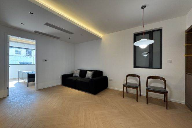 8.5k Brand new 1Br Nr Changping Rd.line7