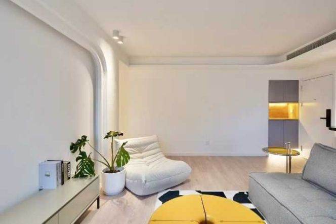 Zhongshan Park Station Elevator 3Br/2Bath with Open Balcony Line2/3/4