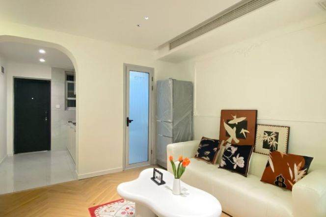 Modern 1Br/1Lr/1Bt apt nr Jiangsu rd,M2/11