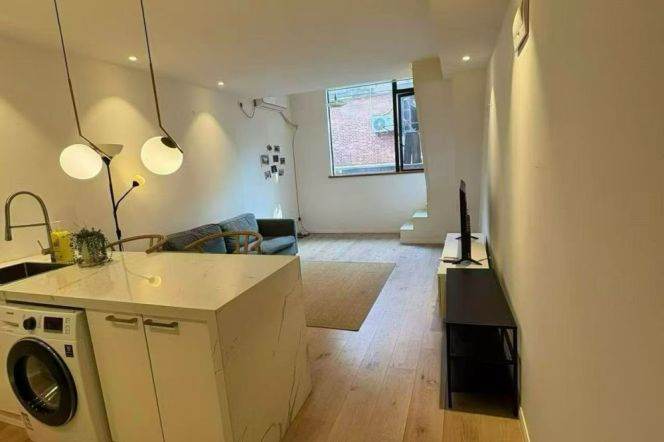 Bright 1Br/1Lr/1Bt apt nr Jiashan rd,M9/12