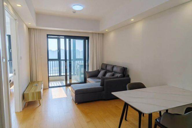 High floor 1 br next NYU shanghai, easy walking to L6/8/11 Oriental sports center