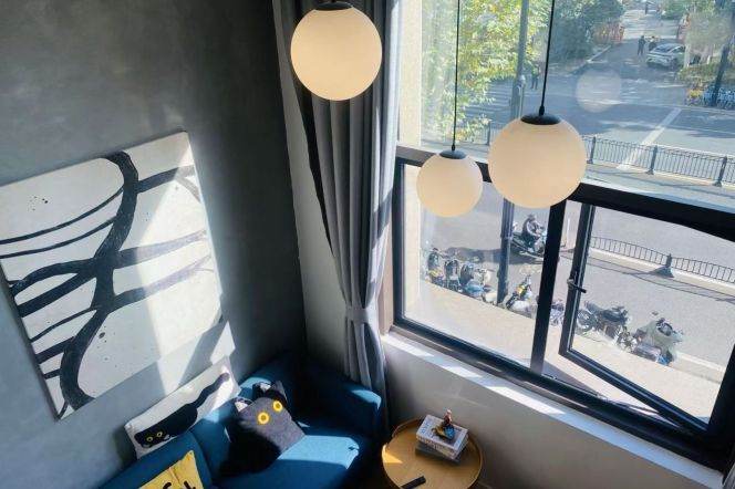 1Loft in old Xu'hui area near line 9/12 Jia'shan Rd and Jiao'tong Uni can long and short lease