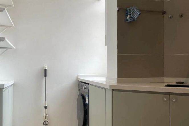 Fabulous&Spacious&Modern&Bright 1Bdr 1Bath/Large Closet/Jing'an Temple/Big Balcony