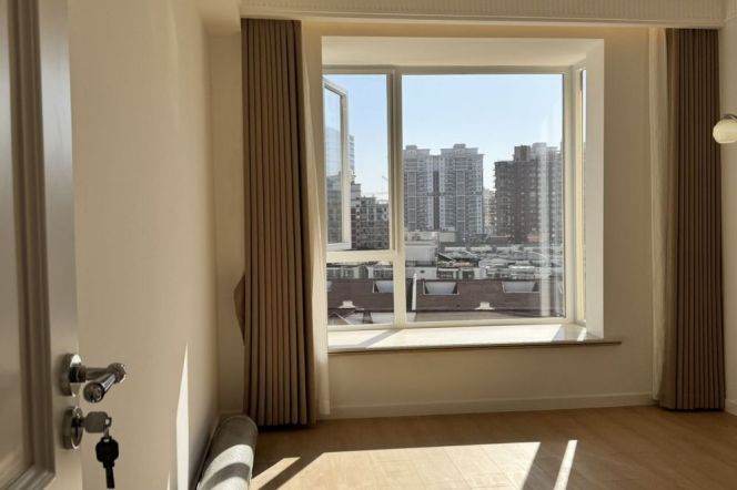 Modern&Spacious 3BR-2bathr Apt | Zhongshan Park & Good view | Great sunshine +First rent