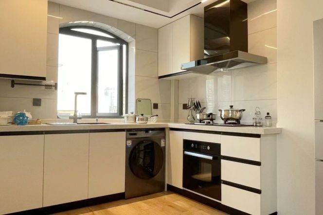 ModernReally Bright&Spacious Elevator 1Bdr 1Bath+Nice View+Jing'an Temple+Large Closet