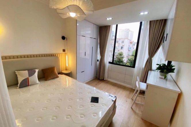 Cozy 1 br on XuanHua Rd , 3 mins  to L 2/11 JiangSu Rd St.