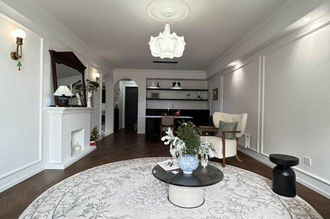 Spacious and bright 3Br/2bt@Lujiabang rd line 8/9 150sqm central ac wall heating