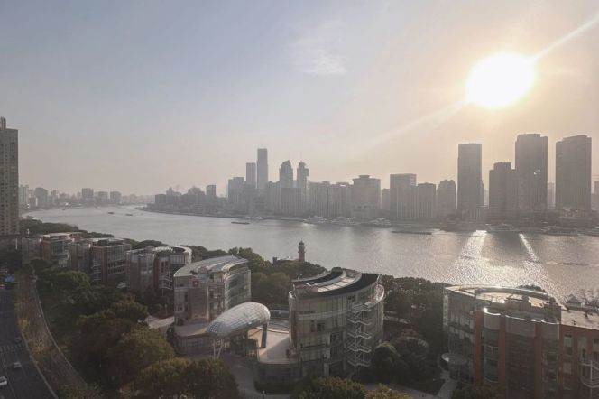 Morden 3bis with floor heating and balcony in Lujiazui 