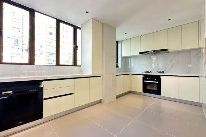 Morden 2brs with floor heating and balcony near Huang pu river