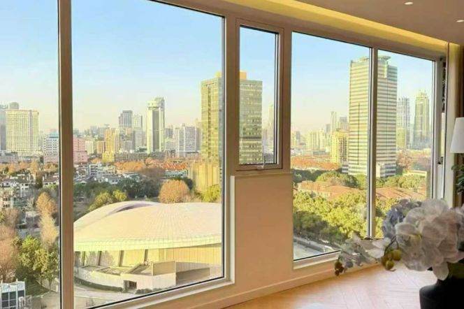 Charming 3BR 2BA High-Floor w/Big LivR+Great Views nr IAPM