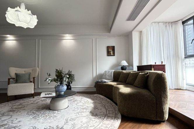 Spacious and bright 3Br/2bt@Lujiabang rd line 8/9 150sqm central ac wall heating