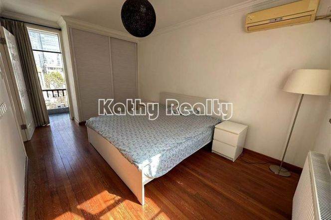 Bright 1BR APT Changshu Rd Wall heating Balcony 8.5k