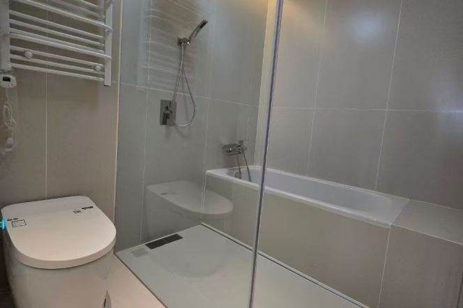Charming one bedroom Apt+Heating+oven+dishwasher@West Nanjing Rd