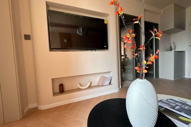 High rise Bright 1br apt,CA,floor heating,close to Caohejing,Line 9