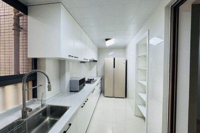 modern 2brs floor heating balcony in best apartment compound Gubei 