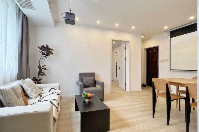 Elevator 2BR-Yude Road-3 minutes to Line 1/4-Shanghai Indoor Stadium