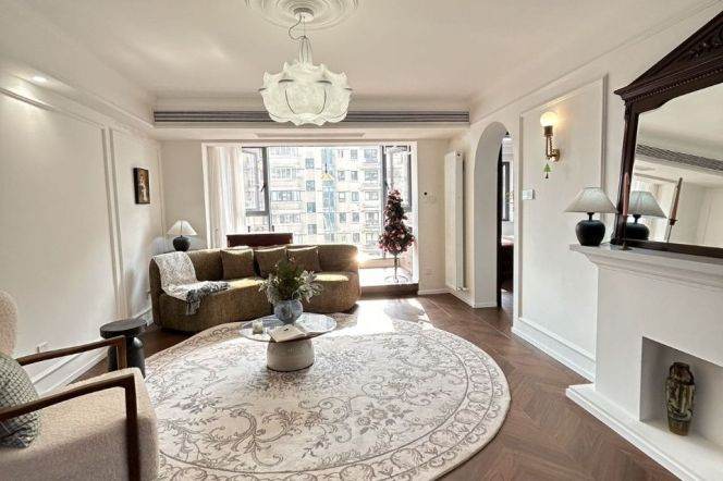 Spacious and bright 3Br/2bt@Lujiabang rd line 8/9 150sqm central ac wall heating