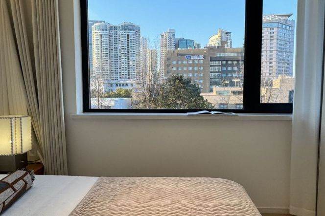 Modern 1BR Apt | Xikang rd | Jing'an Temple metro L2&7 | Heating+high ceiling 