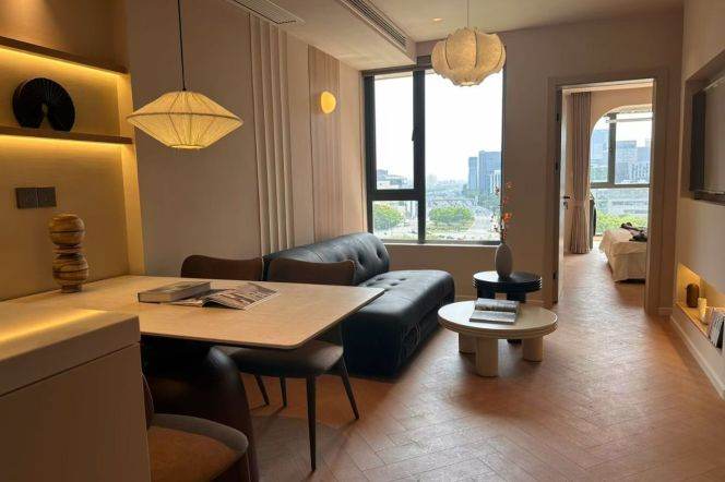 High rise Bright 1br apt,CA,floor heating,close to Caohejing,Line 9