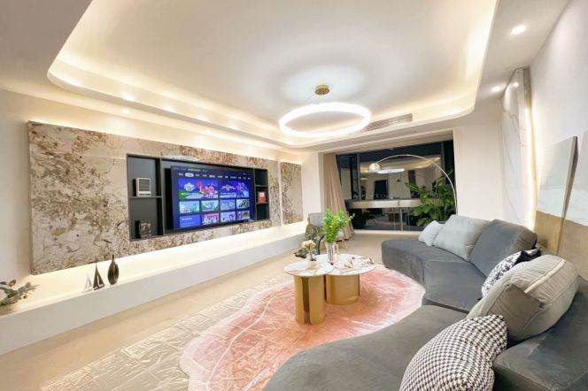 Morden 4brs with floor heating   beside Century Park