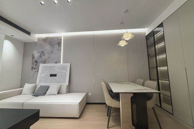 Upscale one bedroom Apt with central AC and Bathtub@Loushanguan Rd