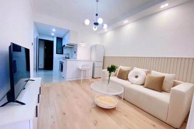 Cozy 1 br on XuanHua Rd , 3 mins  to L 2/11 JiangSu Rd St.