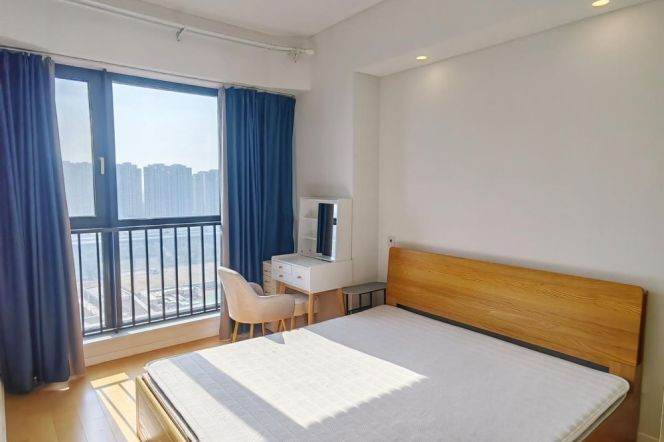 Bright spacious 1 br next NYU shanghai, 4 mins walking to L6/8/11