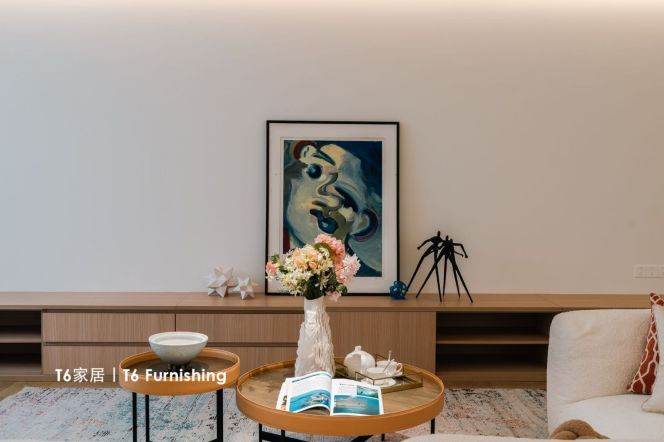 Entire lane house  4Br/3bt@West yan'an rd 280sqm with large living room Pool terrace 