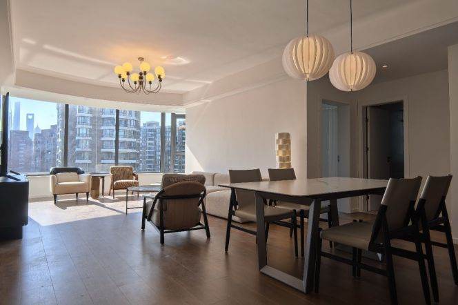 modern 3brs modern furniture beside line 6 and near Huang pu river onlly 21.8K 