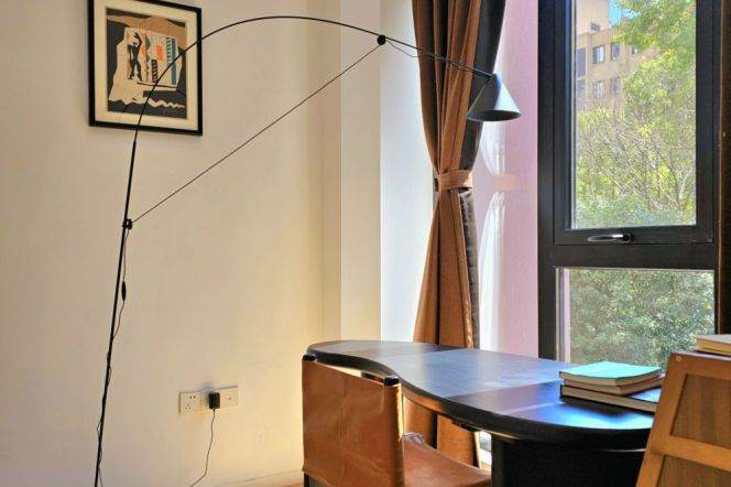 1br +1study Service apt in Jing'an District Near Changping Rd (Line 7)