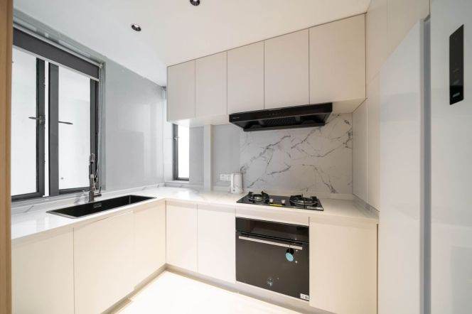 modern 3brs floor heating modern furniture near line 4 and Huang pu river only16.3K