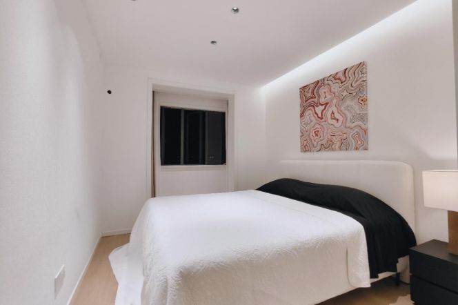 Modern 1 br with lift in XuHui near L 9/12 GuiLin rd St. + L 1/12 CaoBao Rd St.