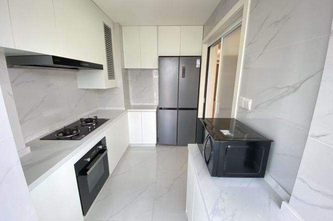 modern 3brs modern furniture near line 9 and Huang pu river only 20K