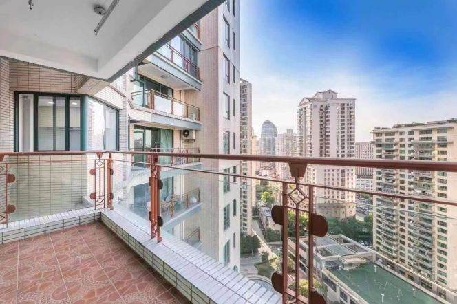 modern 2brs floor heating open balcony nice view in Xujiahui 20.5K