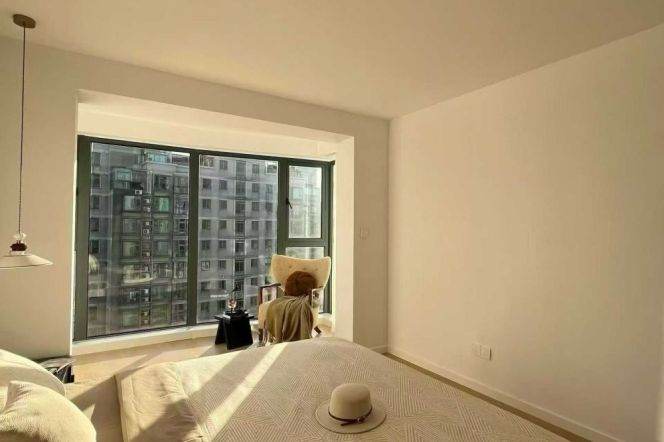 Modern 3BR 2BA High-Floor w/Expansive LivR nr Zhongxing Rd Station