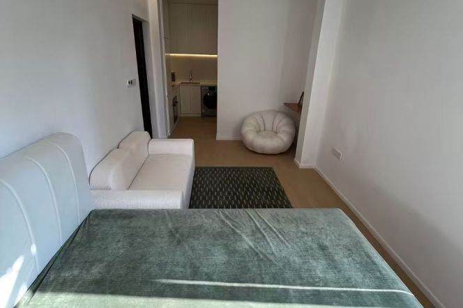 Jing'an Furnished 1bd in listed building