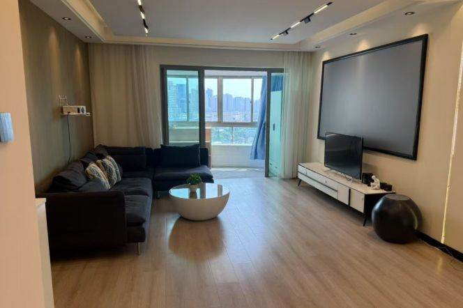 Morden 3brs with floor heating and blacony in Jing an temple area