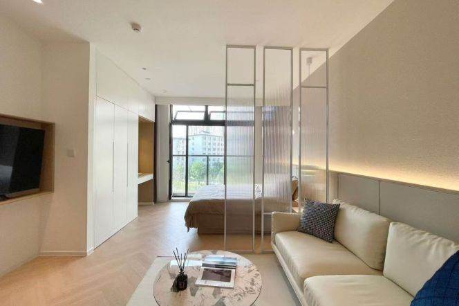 Brilliant one bedroom serviced apt+Floor Heating+oven Nr L7/13/14 Jing'an