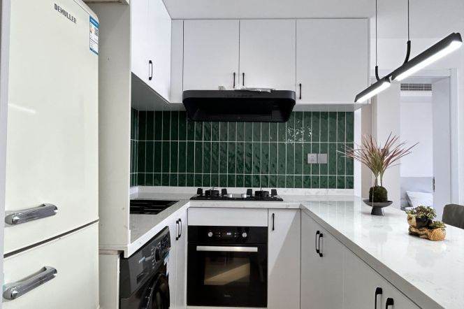 Big balcony 1Br/Next to L10/11 Jiaotong University / Big wardrobe