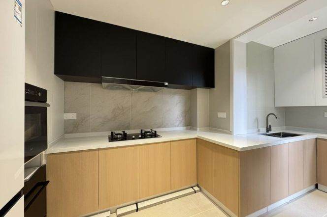 Morden 5brs with balcony belong to Lujiazui CBD