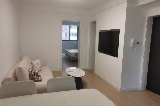 Renovated 1br apt with big kitchen,close to Laowaijie,Line10