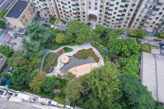 brand new big 5brs penhouse with floor heating nice terrace near line 9,12 and Tianzifang