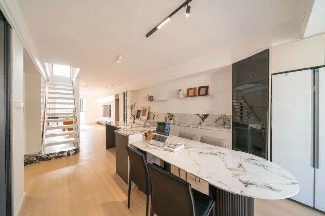 Penthouse 3br/2br@Zhaojiabang rd with 200sqm private terrace floor heating 