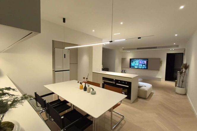 Spacious 3brs&2baths with high rise near Zhaojiabang Road